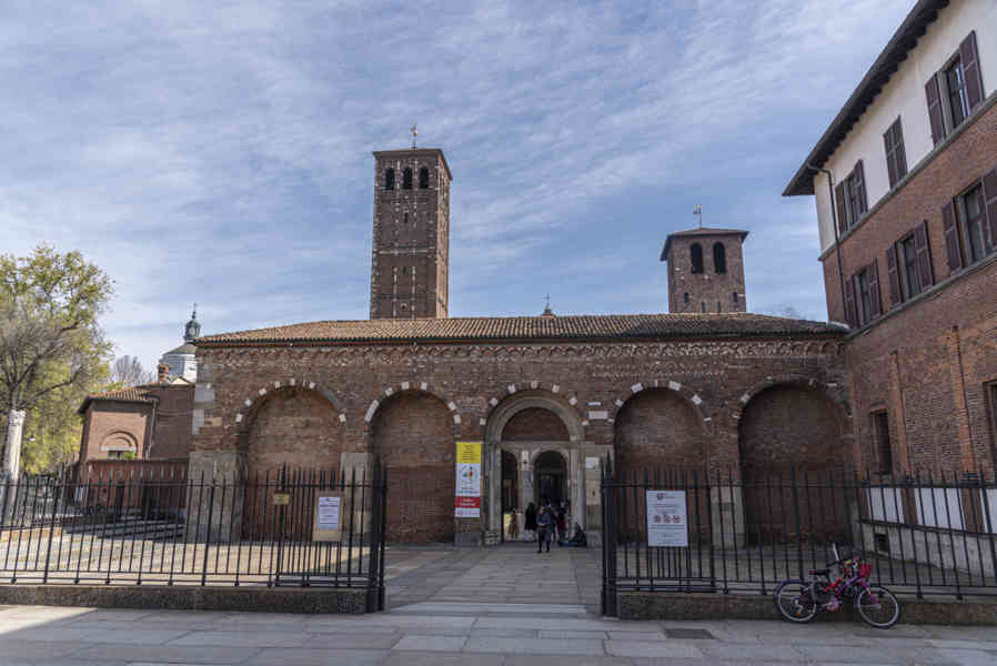 Italia - Milán 097 - basílica de San Ambrosio.jpg